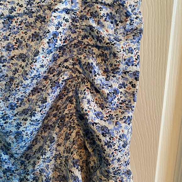 A&F Floral Skort! Size L - Picture 5 of 6
